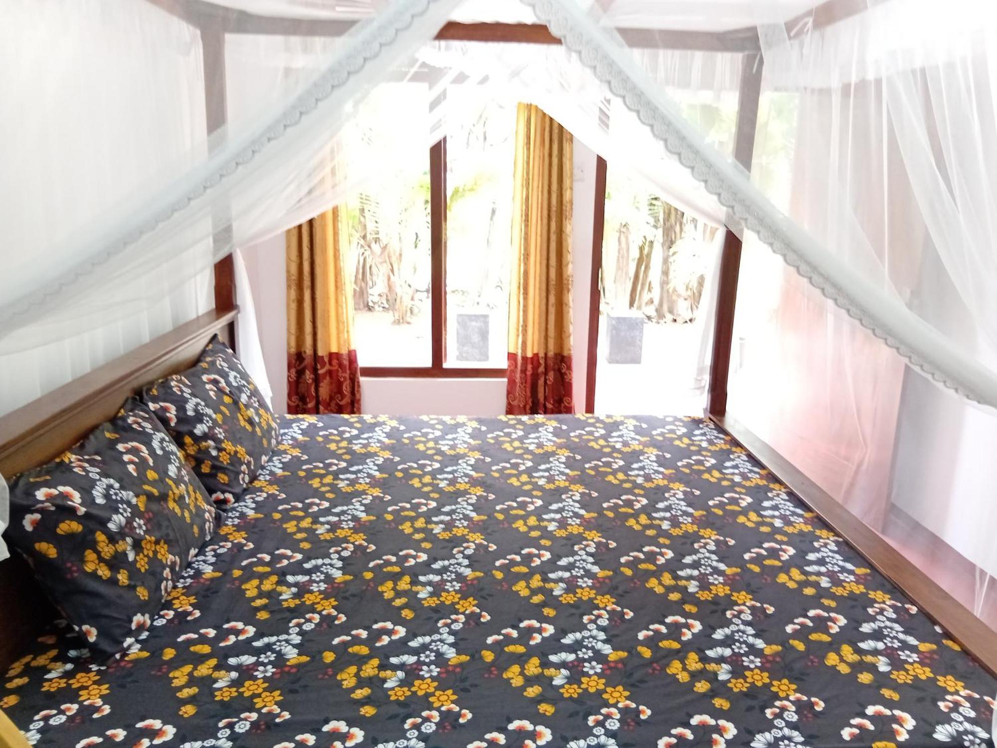 Bakery Family Guest House Mirissa Exterior photo